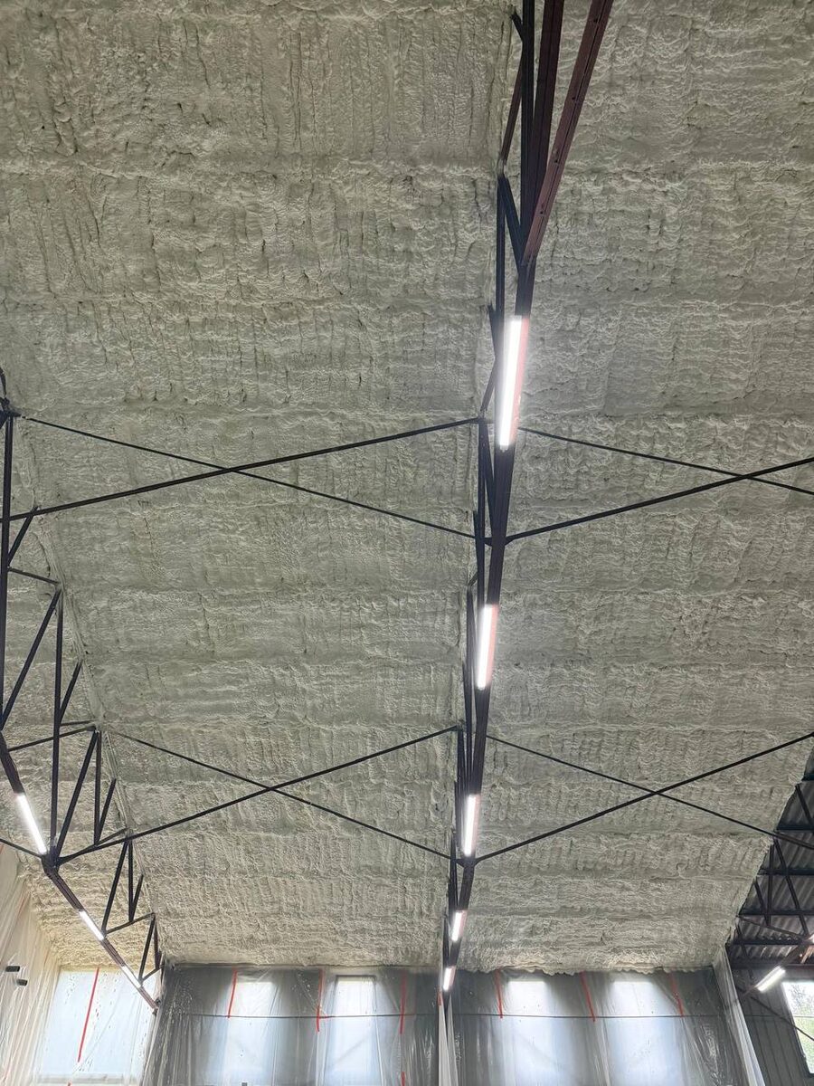 Isolation combles mousse projetée - chantier Top'Isol